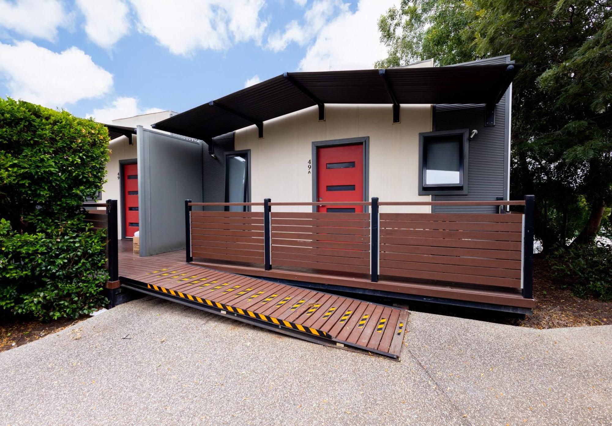Airport Tourist Village Melbourne Bagian luar foto